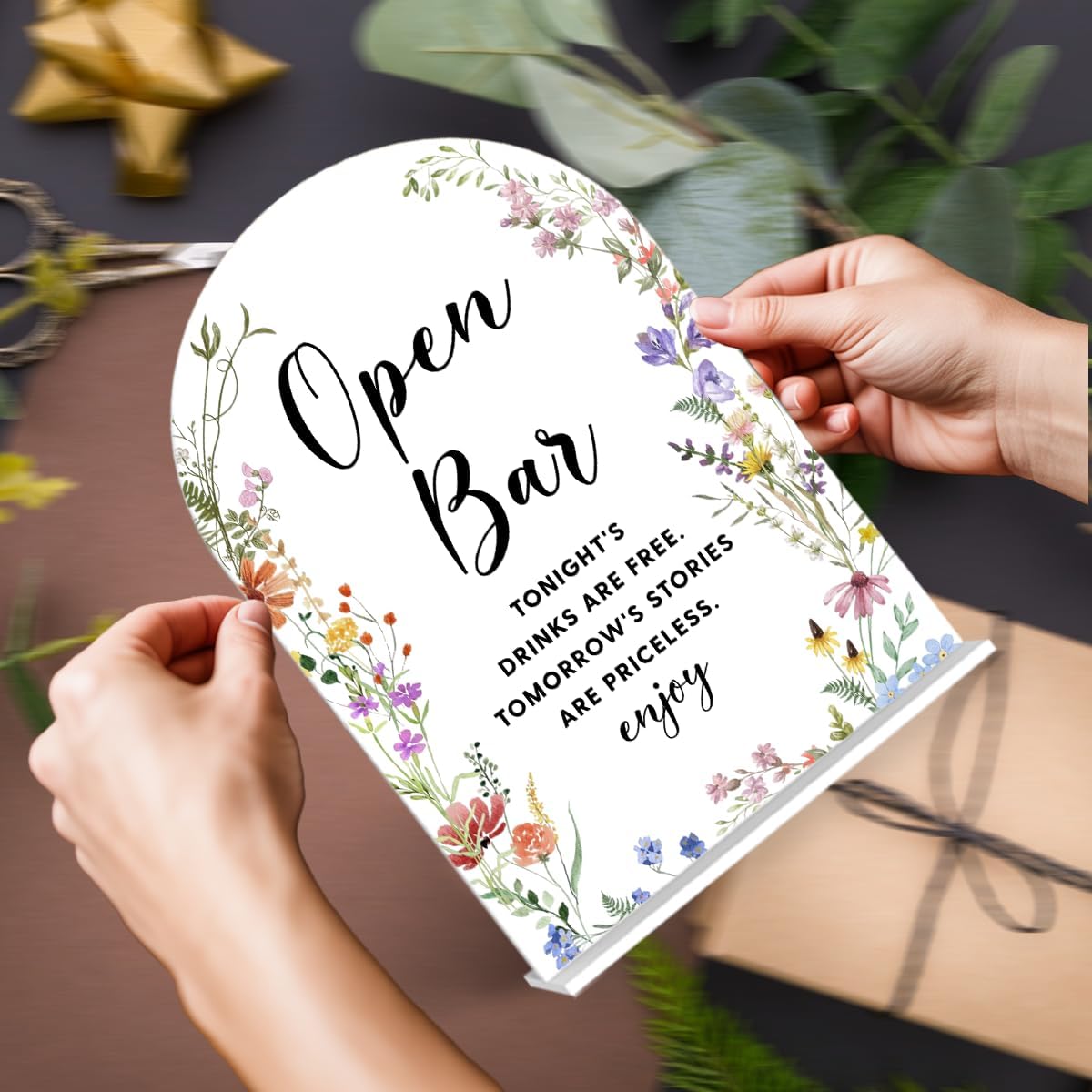 Acrylic Wedding Signs, Open Bar Signs for Marriage Reception, Bridal Shower Decorations, Modern Arched Round Top Acrylic Table Top Sign with Holder for Wedding Party Dinner (White Wildflowers)