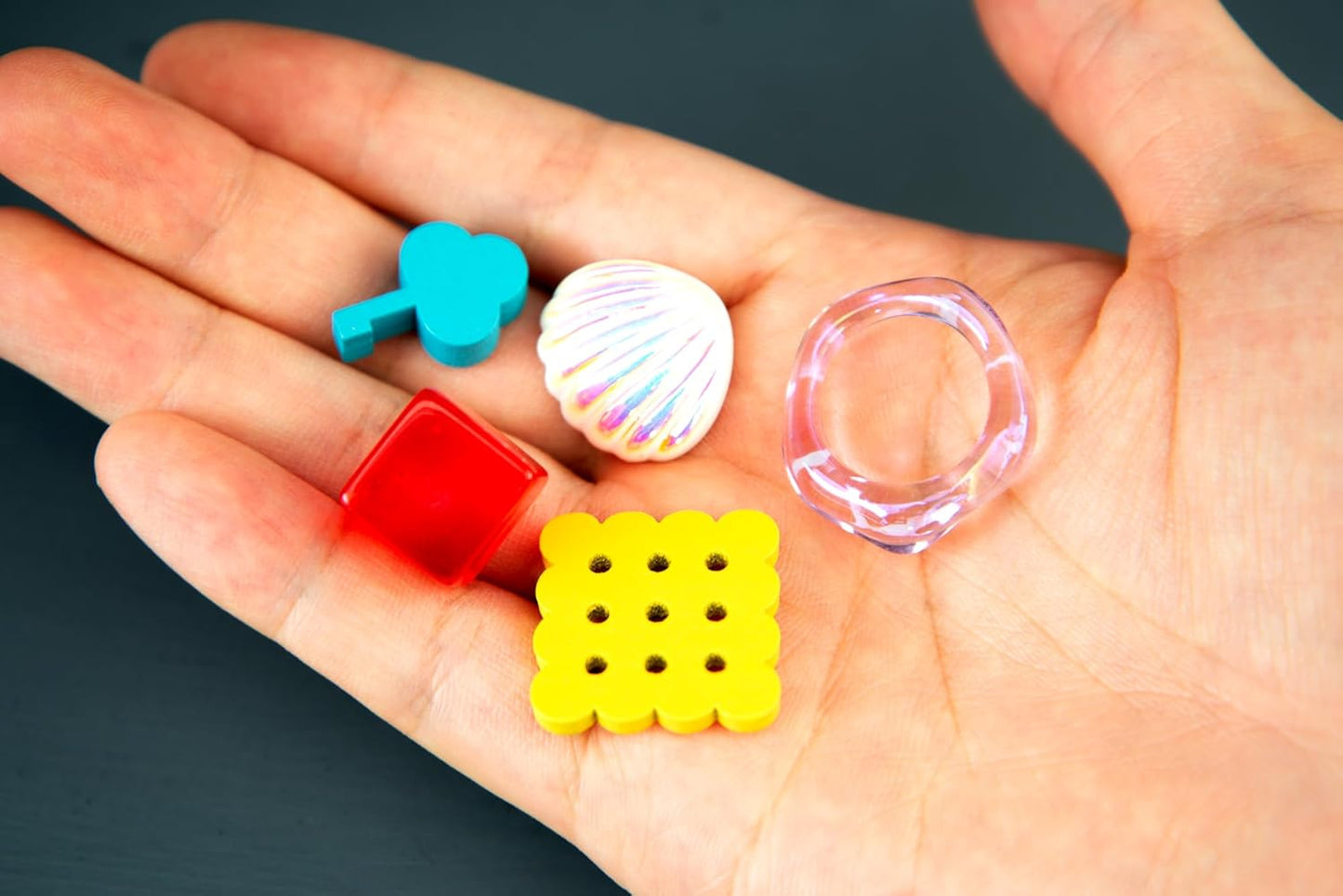 DroPolter – Fast-Paced Ghost Memory Party Game | 2–5 Players | Ages 6+ | Portable Travel Game