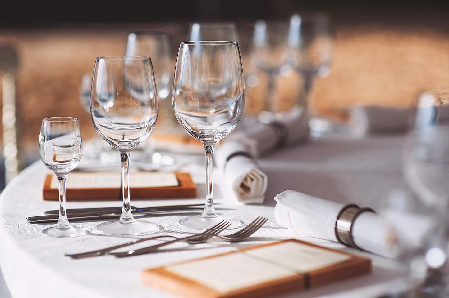 Pomp White 90" Inch Round Premium Polyester Tablecloth (4 Pack) | Wrinkle + Stain Resistant Easy Care Fabric | Fits Round or Circle Table