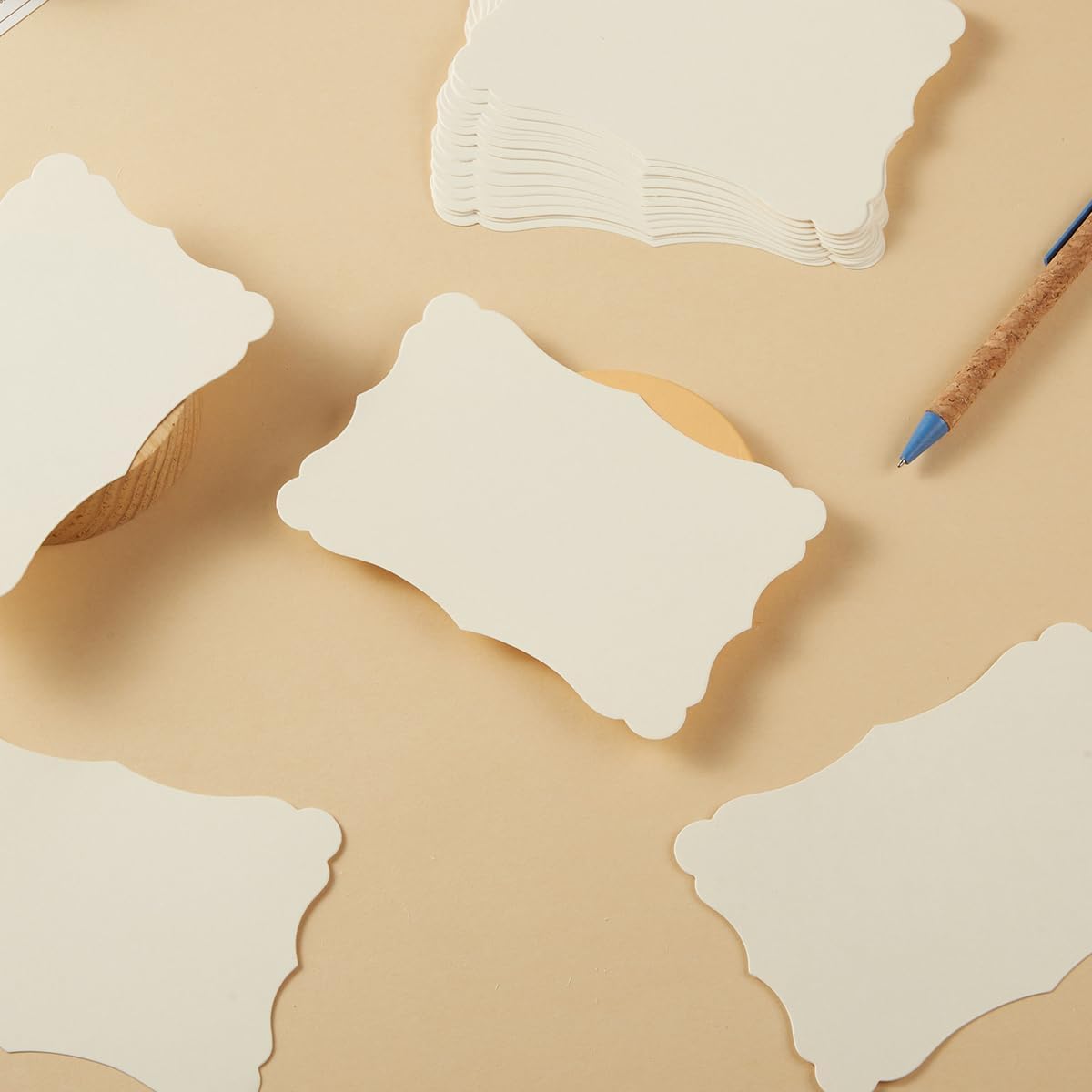 50 Pack Blank Kraft Cards Cardstock Thick Paper Brown Greeting Cards for DIY Gift Card Menus, Baby Shower and Wedding Invitations (Cream, 5x7IN)