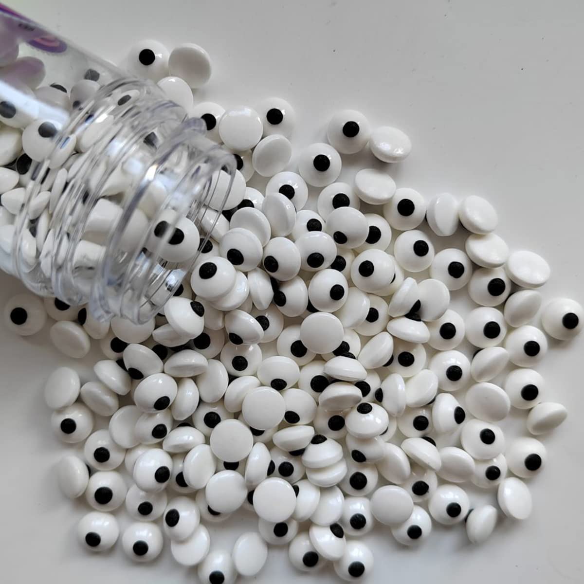 1 Bottle Candy Eyes Eyeballs - Cake Cupcake Toppers - Edible Baking Decorations for Cupcakes, Cakes, Cookies - Halloween, Christmas, Easter, and Edible Art Project Candy