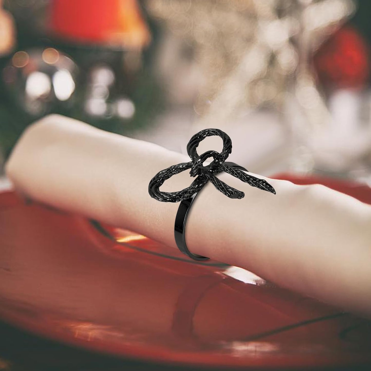 Pack of 12 Napkin Rings Alloy Hollow Out Flower Napkin Holder Dinning Table Napkin Ring for Dinner Parties Wedding Banquet Table Setting Family Gatherings Table Decor（Black，12）