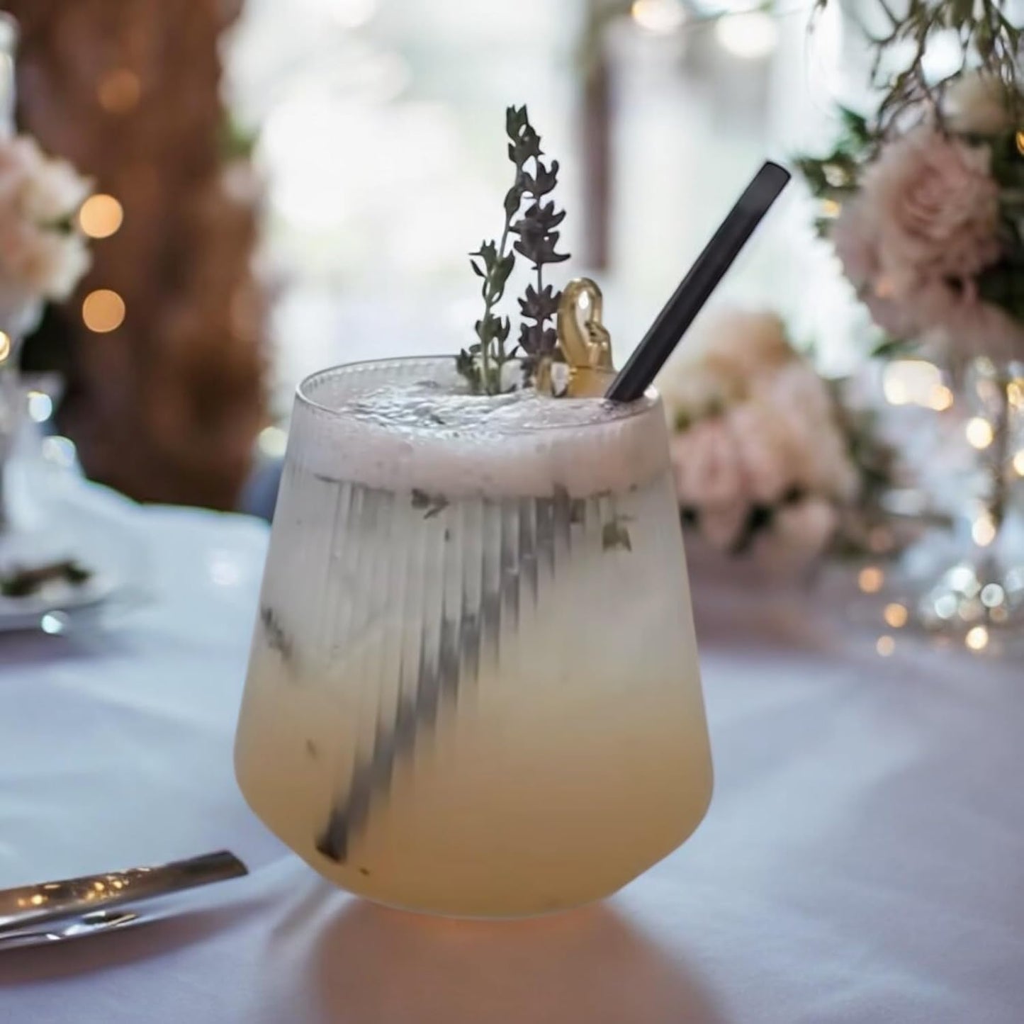 48 Pack Ribbed Origami Ripple Plastic Glasses, 24 9 Ounce Stemless Champagne Flutes & 24 12 Ounce Cups, BPA-Free Disposable Shatterproof Toasting Glasses for Weddings, Bars, and Events (Clear)