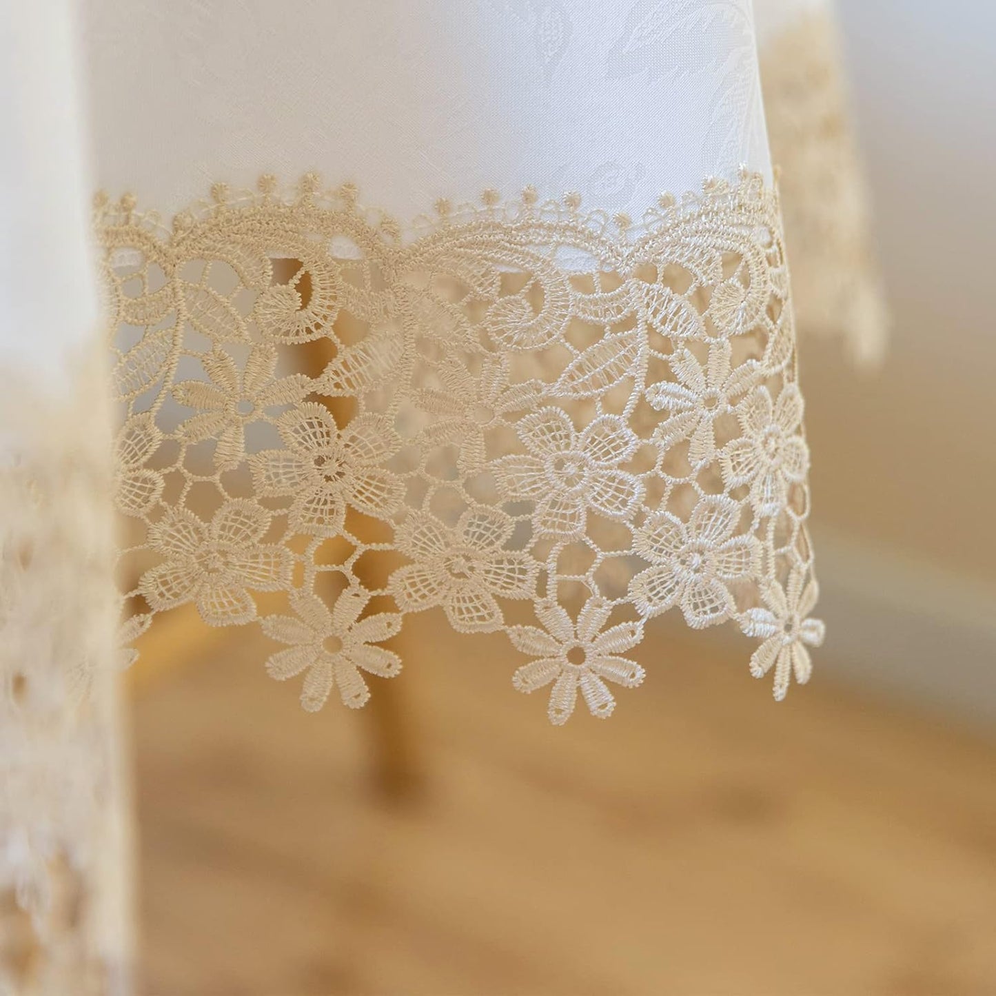 Beige lace Premium Round Farmhouse Tablecloth Waterproof OilProof SpillProof AntiShrink Soft Wrinkle Resistant Decorative Fabric Table Cover Kitchen Dinning Party Wedding Banquet