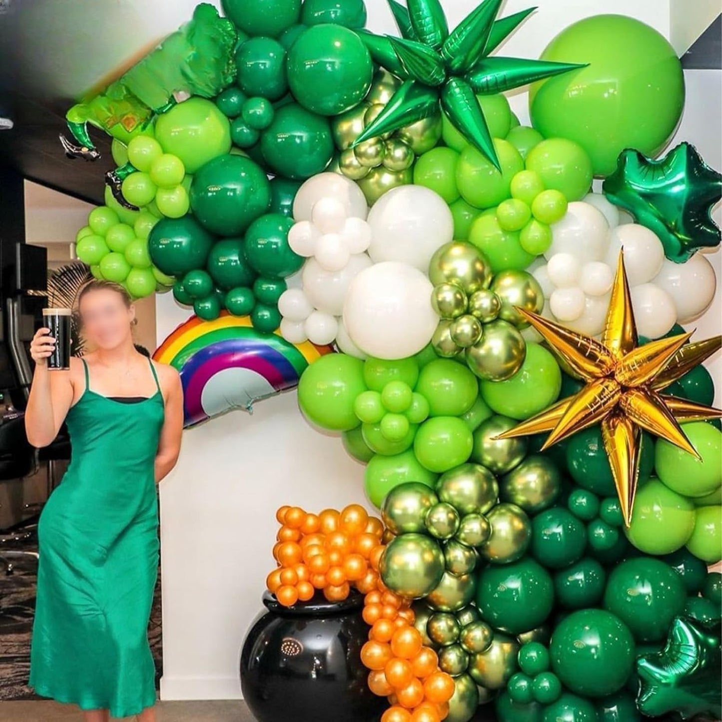 60PCS Green Party Balloons, Dark Green Emerald Green Lime Greens Chrome Metallic Greens and White Latex Balloon, for Greens Themed Birthday Jungle Safari Party Supplies St. Patrick's Day Decoration