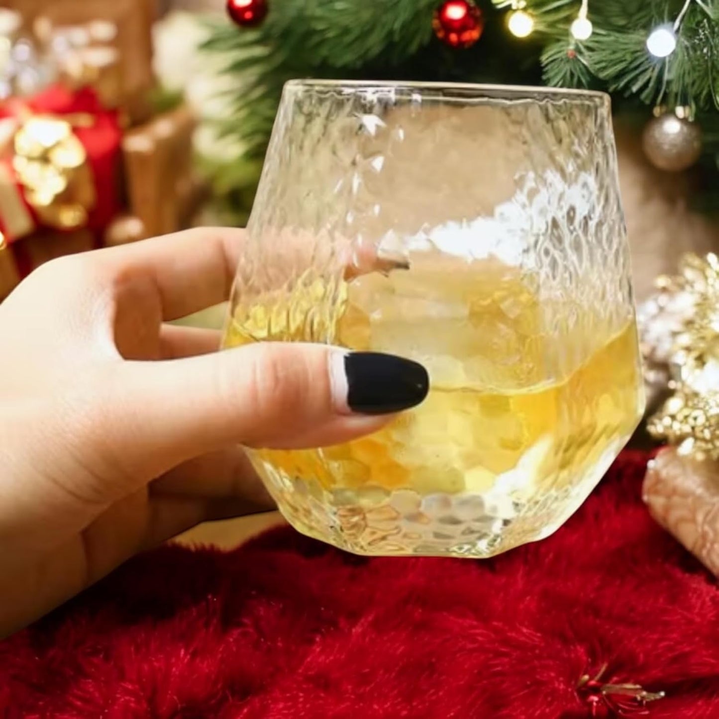 40 count Diamond Unbreakable Stemless Plastic Wine Champagne Whiskey Glasses Elegant Durable Disposable Indoor Outdoor Ideal for Home, Office, Bars, Wedding, 12 Ounce Cups (Hammered Clear)