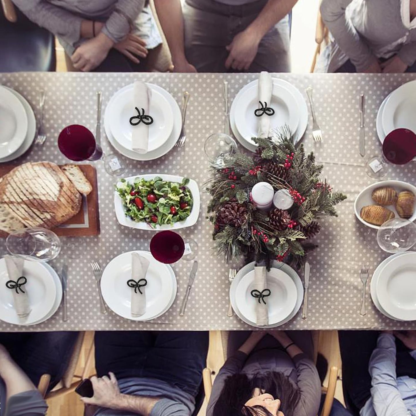 Pack of 6 Napkin Rings Alloy Hollow Out Flower Napkin Holder Dinning Table Napkin Ring for Dinner Parties Wedding Banquet Table Setting Family Gatherings Table Decor（Black，6）