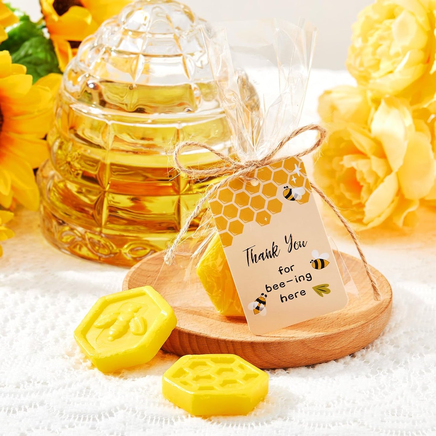 100 Set Baby Shower Favors Bee Party Favors Including Honeycomb Soap with Thank You Card Gift Honey Soap for Guest Gender Reveal Honey Gift Birthday Party Decorations (Yellow)