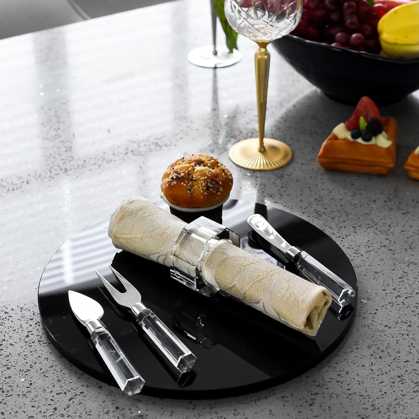 Kitcom Crystal Napkin Rings Set of 4, Mini Napkin Ring for Thanksgiving Day, Family Gathering, Wedding Reception Home Decoration, Comes with Gift Box