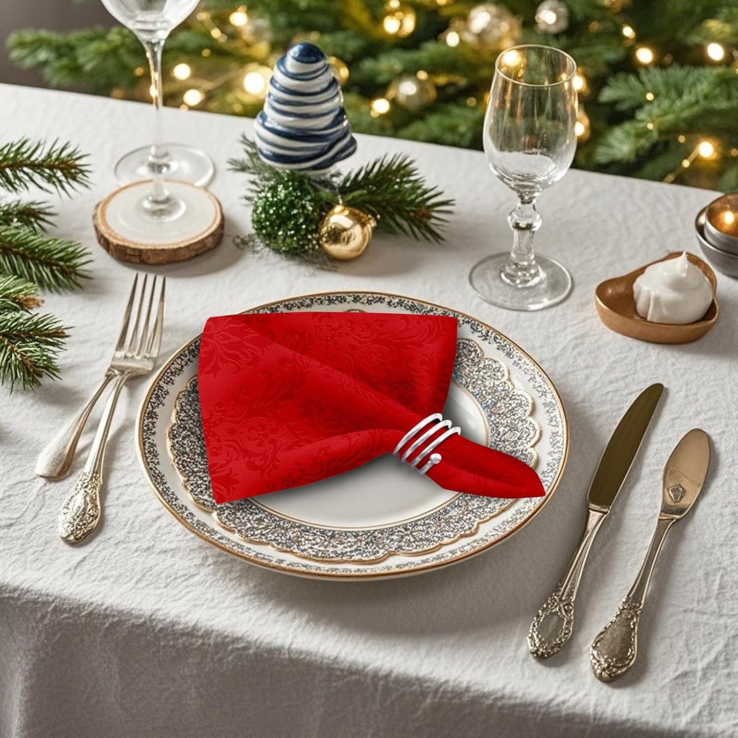 Christmas Red Jacquard Square Napkin, Damask Wrinkle Resistant Soft Polyester Napkins, Fabric Cloth Dinner Napkins for Wedding, Winter, Holiday, Xmas, Parties, Set of 4 (Red, 20X20 Napkin)