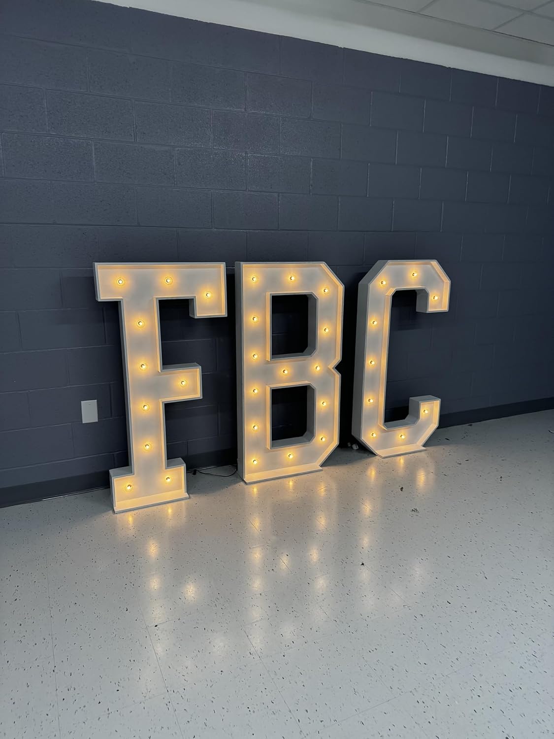 4ft Wood Marquee Letters/Numbers (Price is per Marquee, Once Order is Placed Please Message us to let us Know What Letters/Numbers You Need