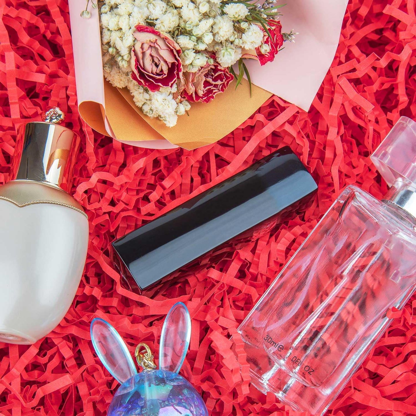 Caleihd Crinkle Cut Paper Grass Filler for Easter Christmas Wedding Birthday Bridesmaid Engagement Craft Gift Boxes Bags Filler Decoration 4.5oz Red