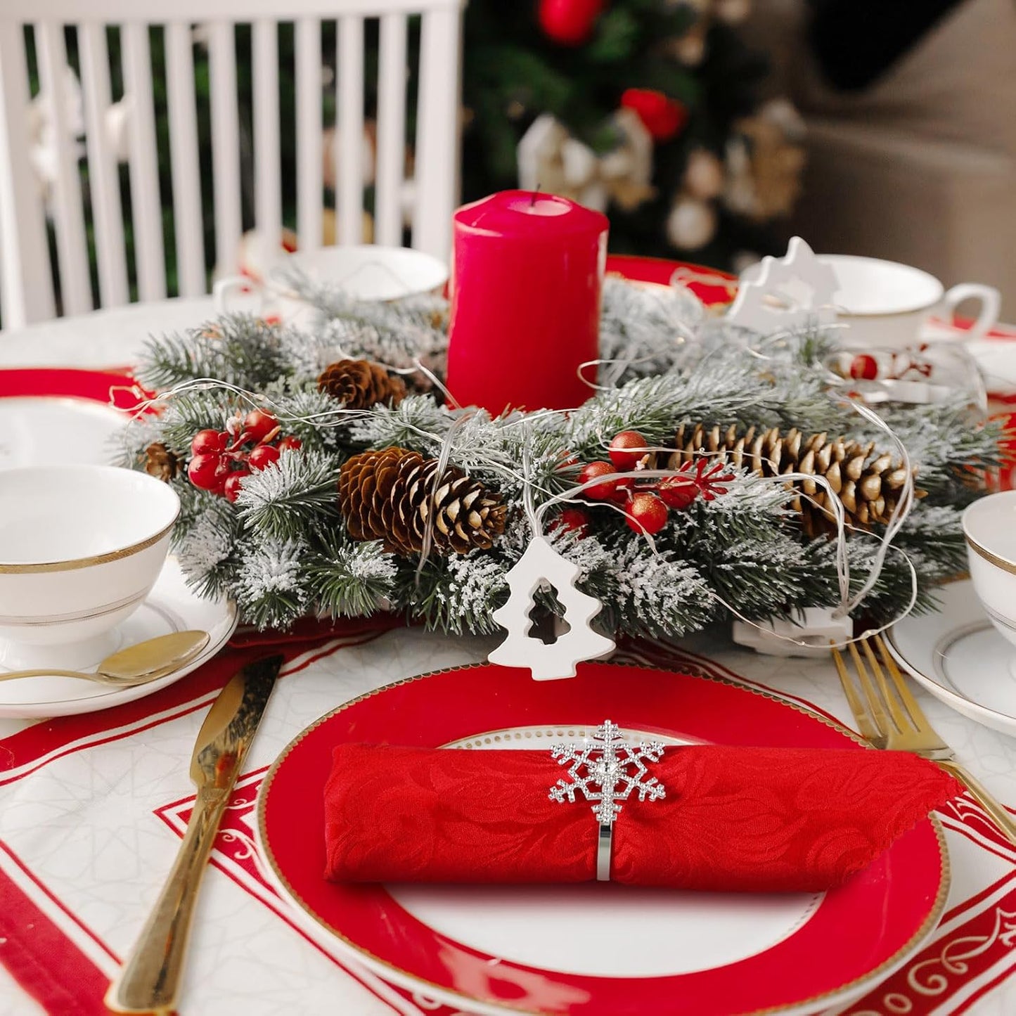 Patelai 24 Pieces Snowflake Napkin Rings Thanksgiving Christmas Napkin Holders Exquisite Household Rhinestone Napkin Rings Set for Christmas Wedding Dinner Party Table Decoration (Silver)