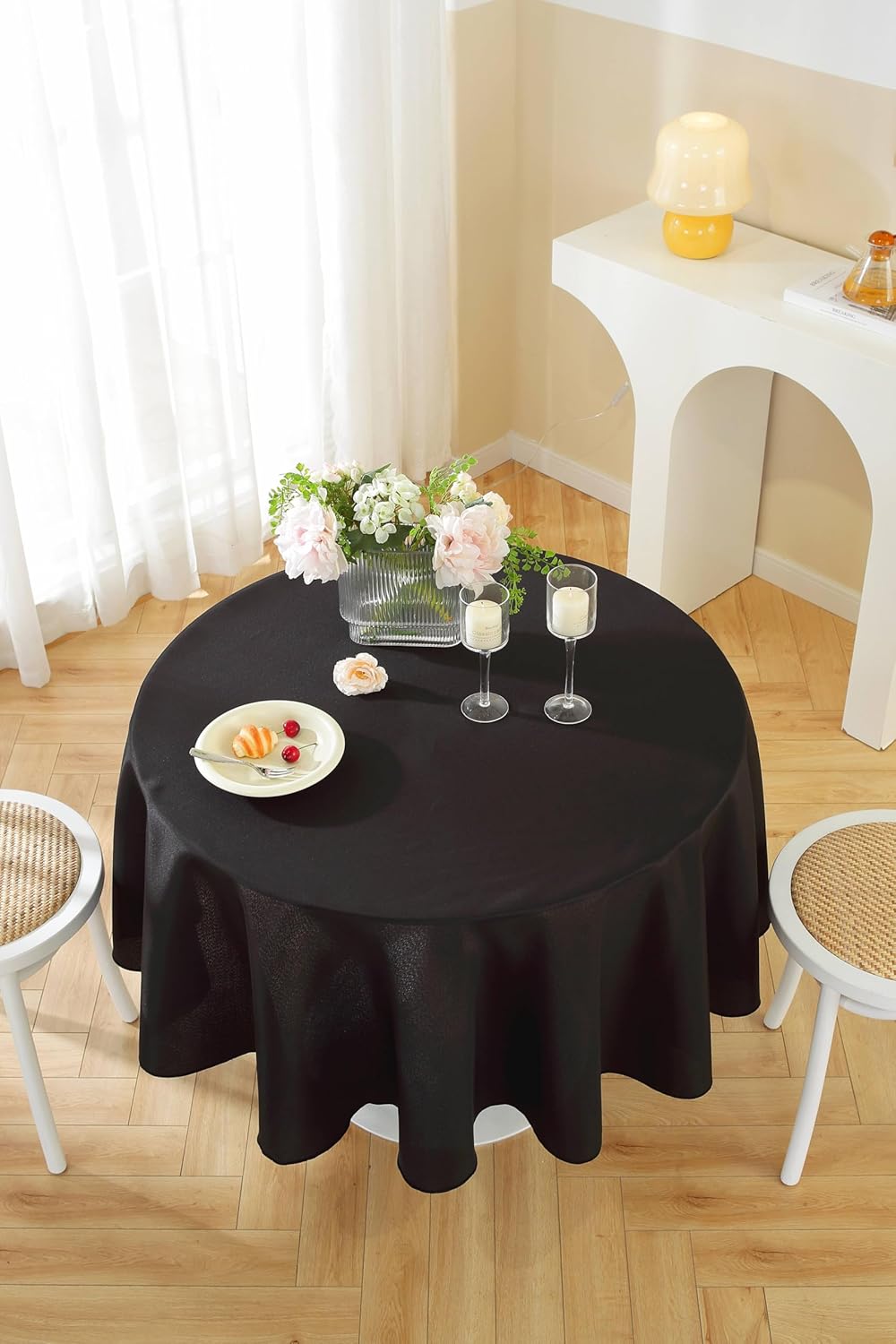 Craft And Party Round Tablecloth, 90 Inch Black Tablecloth, Polyester Fabric Washable Table Cloth for Home, Party, Wedding or Restaurant Use.