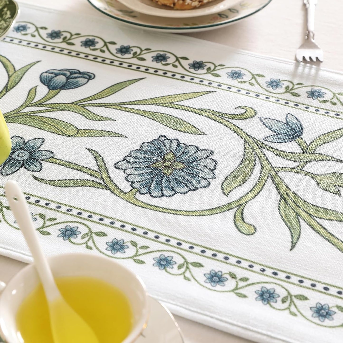 ISAENNE Designer Elegant Linen Extra Long Table Runner 118 Inches,Vintage Blue Floral Pattern Decor Table Runners for Dining Tables,Kitchen Tables,Thanksgiving,Christmas,12"*118"-Mosella E