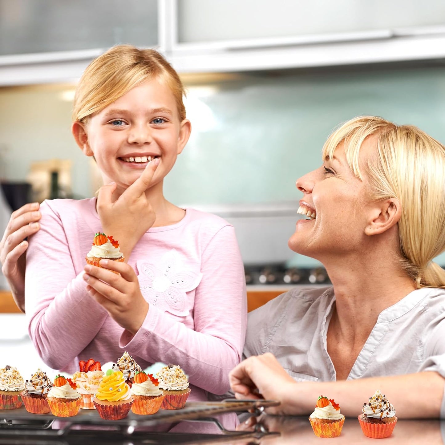 COcnny Fall Mini Cupcake Liners - 600pcs Autumn Plaid Muffin Small Paper Cupcakes Baking Cups Wrappers, Orange Brown Case Cake Wrap Making Supplies for Fall Thanksgiving Birthday Party (8 Styles)