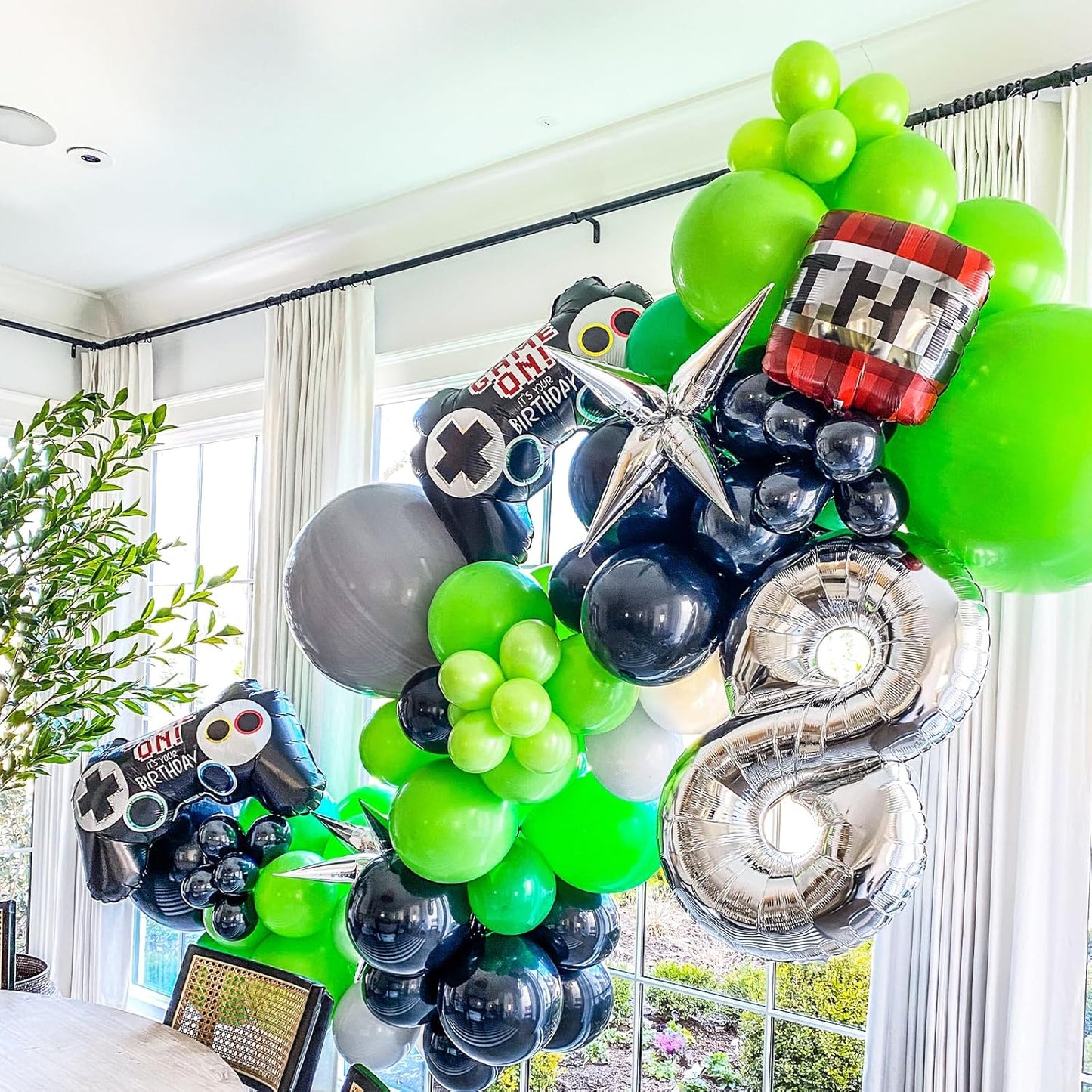 90pack Green Balloons Different Size 18/12/10/5 Inch Green Balloon Garland Arch Kit for Graduation, St. Patrick's Day, Dinosaur, Jungle, Forest, Wedding, Birthday, Christmas Decorations